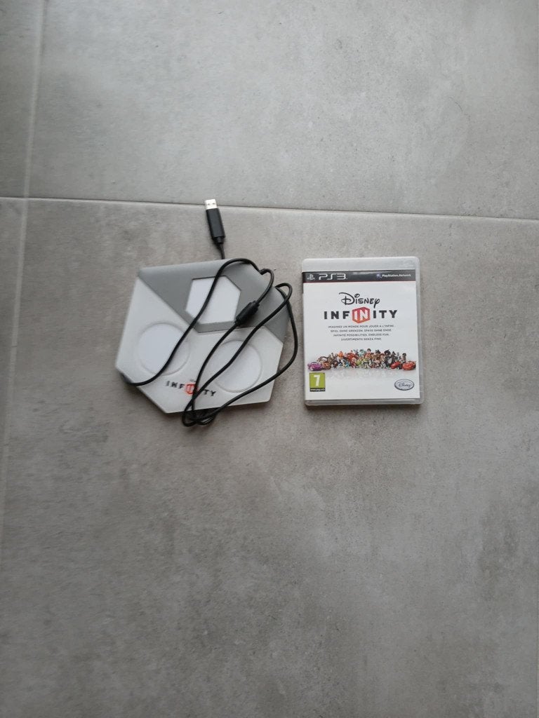 ps3 ,infinty, Games en Spelcomputers, Ophalen of Verzenden, Gebruikt
