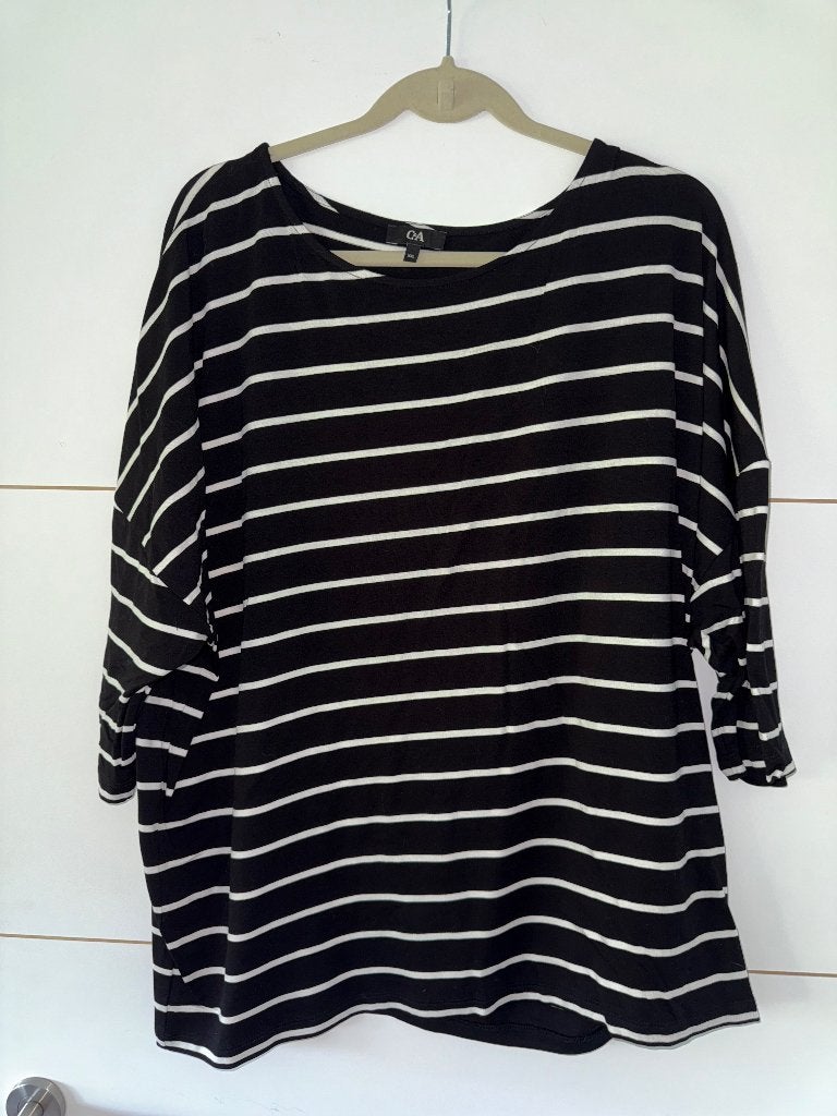 T-shirt C&A noir à ligne blanche, Vêtements | Femmes, T-shirts, Neuf, Manches courtes, Taille 46/48 (XL) ou plus grande, Enlèvement ou Envoi