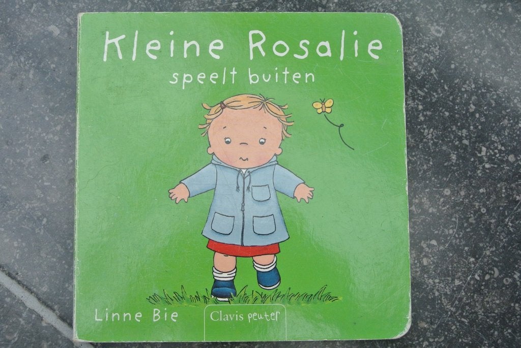 Rosalie speelt buiten, Ophalen of Verzenden