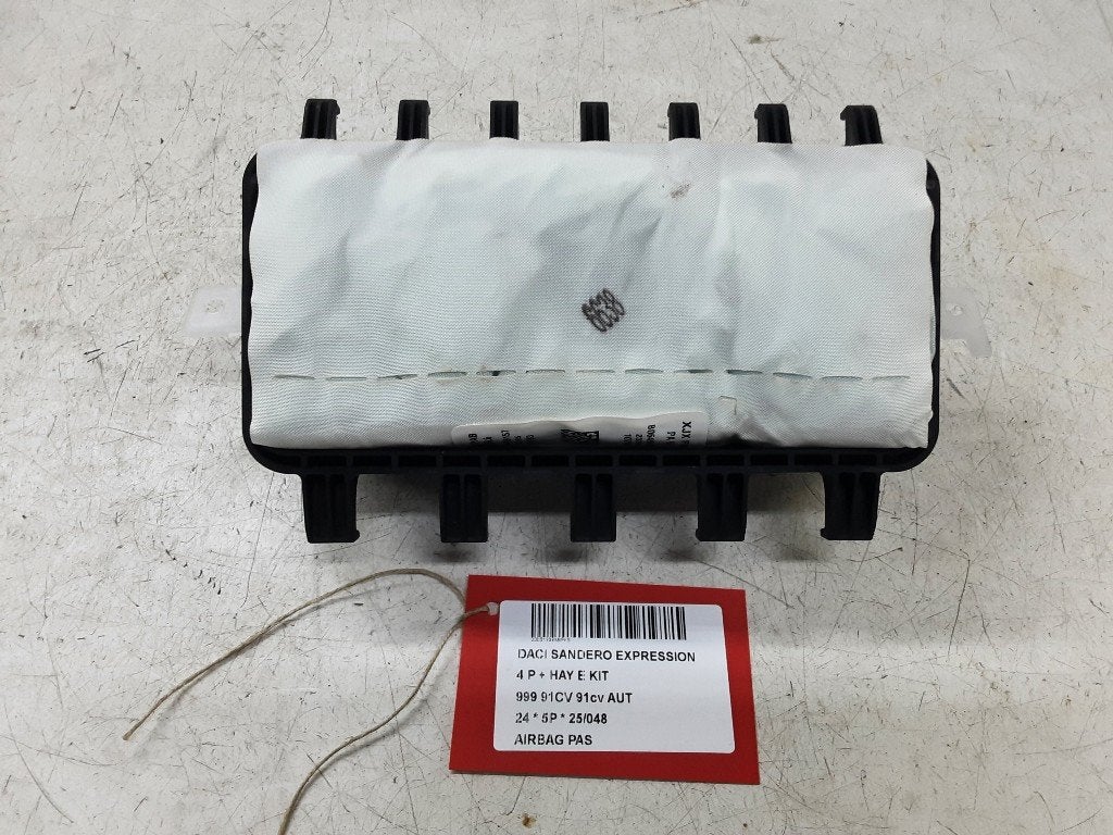 AIRBAG PASSAGIER Dacia Sandero III (01-2019/-) (649306100D), Dacia, Gebruikt, Renault Deutschland AG, Peter-Huppertz-Straße 5
51063  Köln, DE