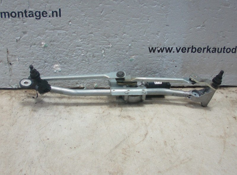 MOTEUR + TRINGLERIE ESSUIE GLACE AVANT 1 serie (E87 / 87N), Valeo, Utilisé, 100, rue de Courcelles
75017  Paris, FR, BMW
