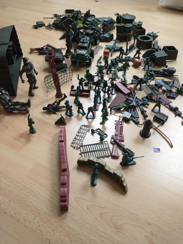 Soldaatjes en legervoertuigjes plastic, Kinderen en Baby's, Ophalen