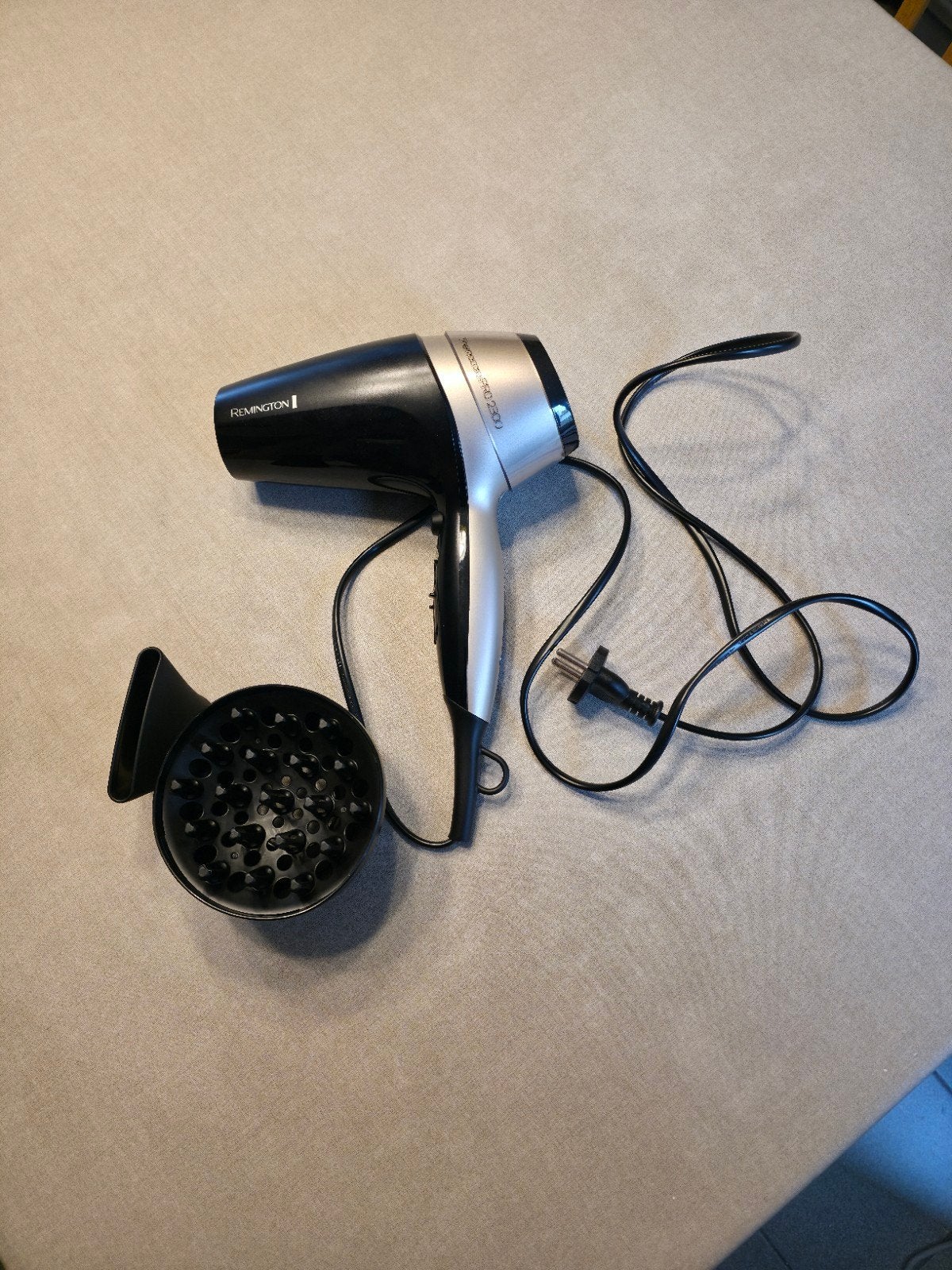 haardroger remington met diffuser, Bijoux, Sacs & Beauté, Enlèvement ou Envoi, Comme neuf, Sèche-cheveux