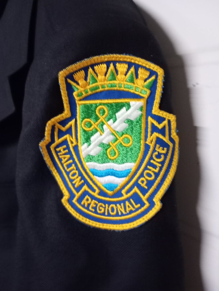 Veste d'uniforme de la Police régionale de Halton au Canada, Enlèvement ou Envoi, Autres, Vêtements ou Chaussures