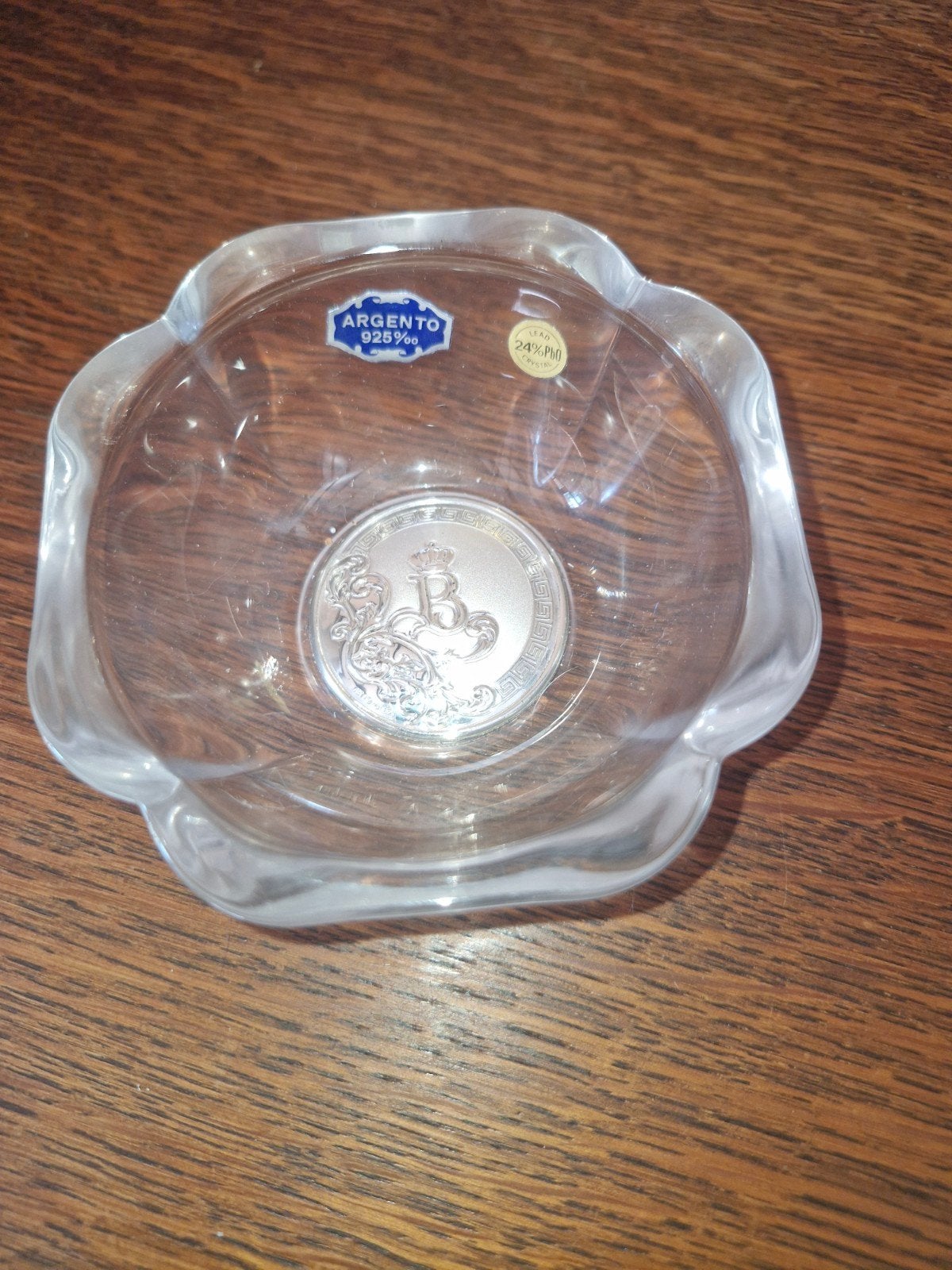 coupole en cristal et argent, Enlèvement
