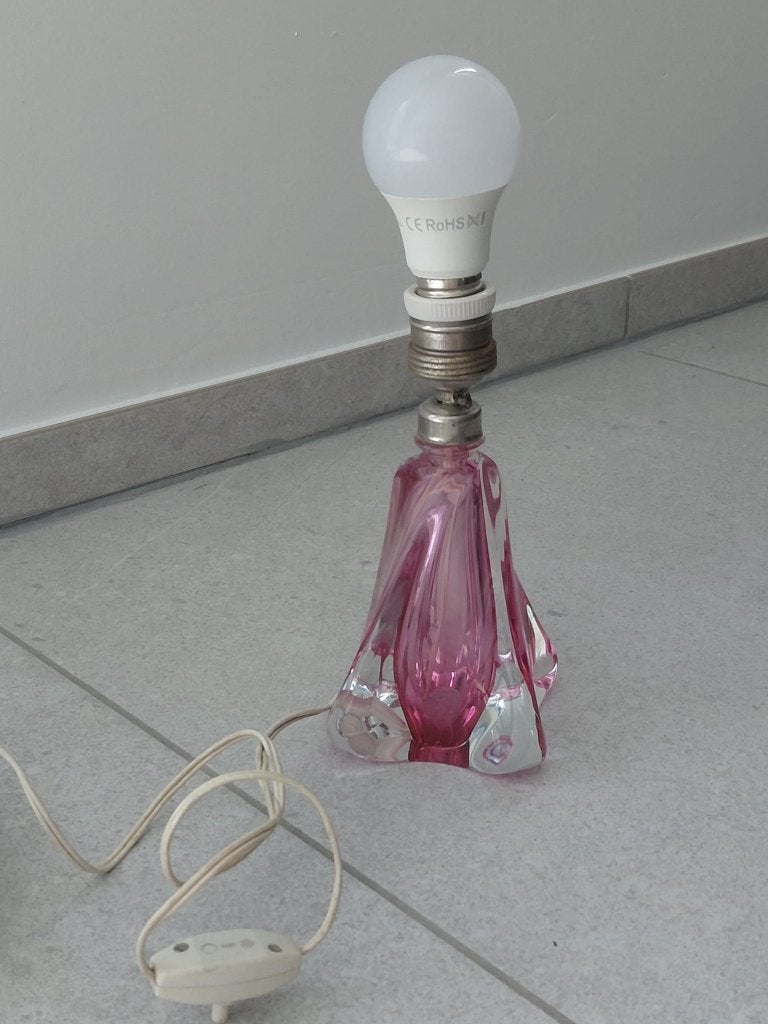 Val Saint Lambert - Tafellamp - Kristal – twisted - roze, Antiek en Kunst, Curiosa en Brocante, Ophalen of Verzenden