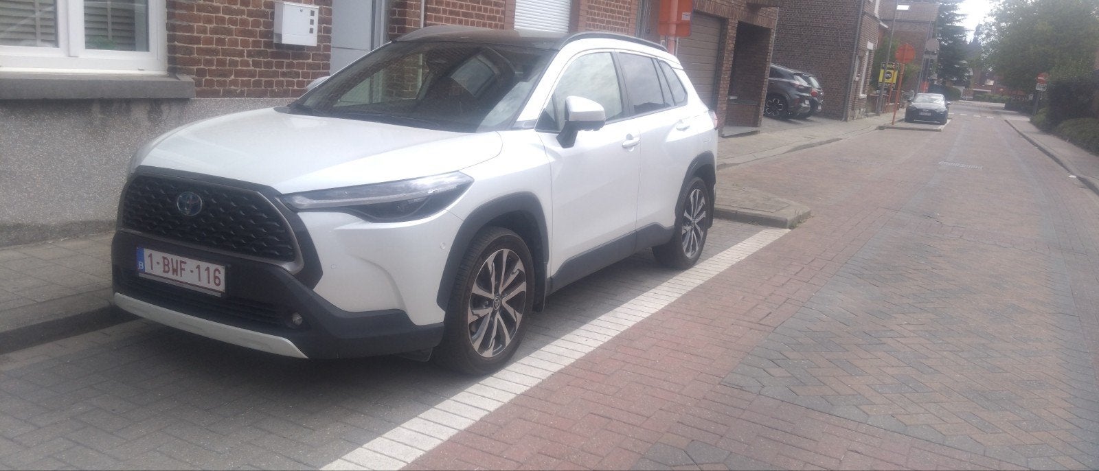 Équipement haut de gamme de la Toyota Corolla Cross, Autos, Cuir, 116 g/km, Achat, Euro 6