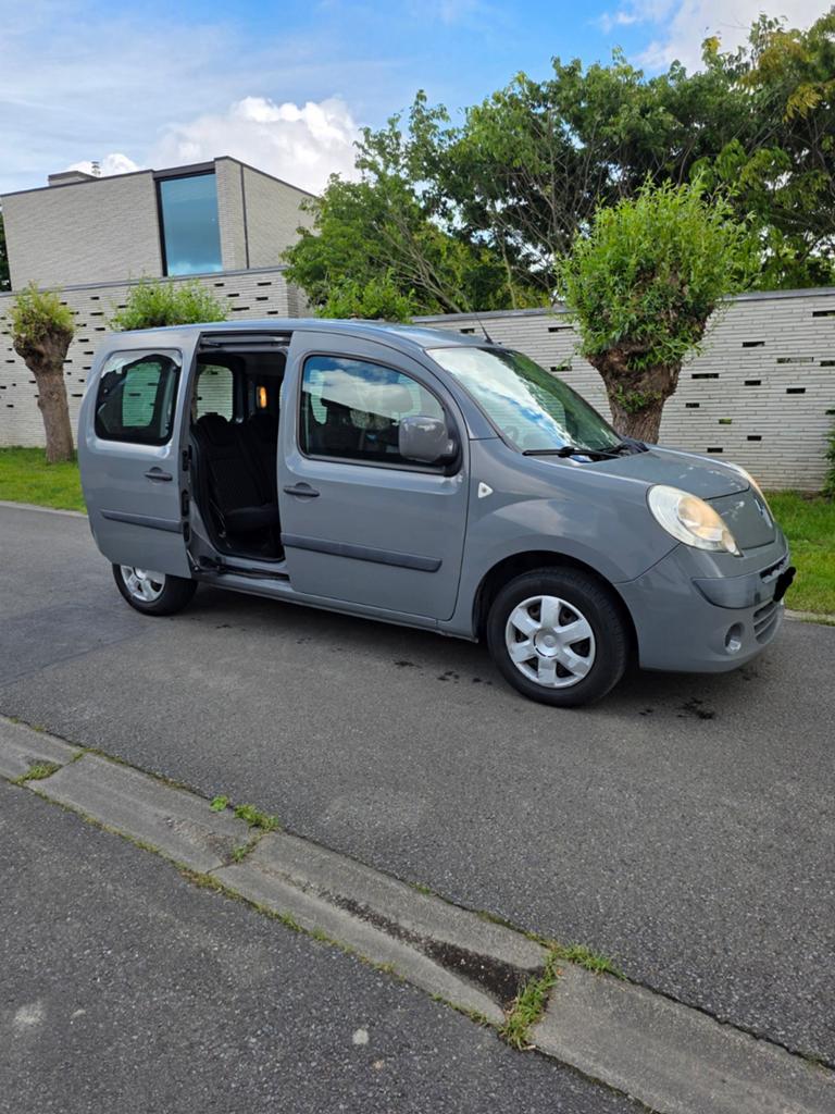 Renault kangoo 1.6 benzine , 77.000km's met keuring, Auto's, Renault, Bedrijf, Kangoo, Airbags, Alarm, Boordcomputer, Centrale vergrendeling