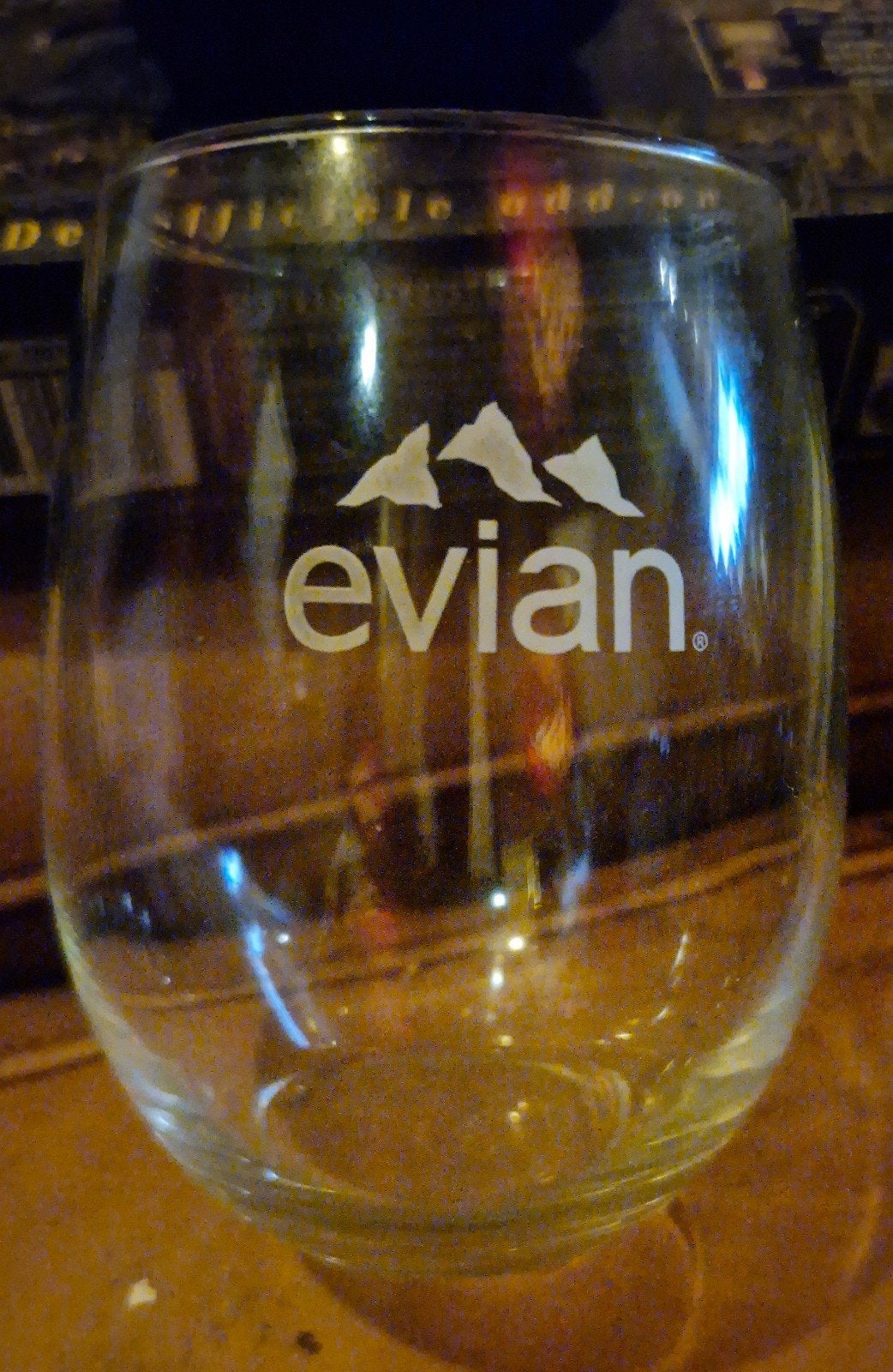 Evian waterglazen als nieuw, Verzamelen, Ophalen of Verzenden, Zo goed als nieuw, Waterglas