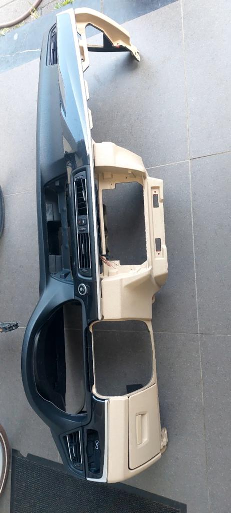 Tableau de bord BMW F11, BMW