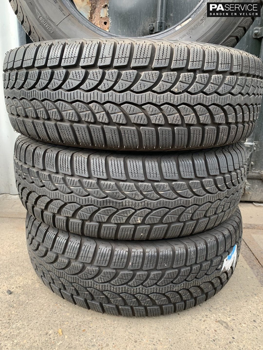 4x Bridgestone Blizzak 215 65 16 Winterbanden 7.2 en 6.8 mm, Auto-onderdelen, -, Banden en Velgen, -, Gebruikt
