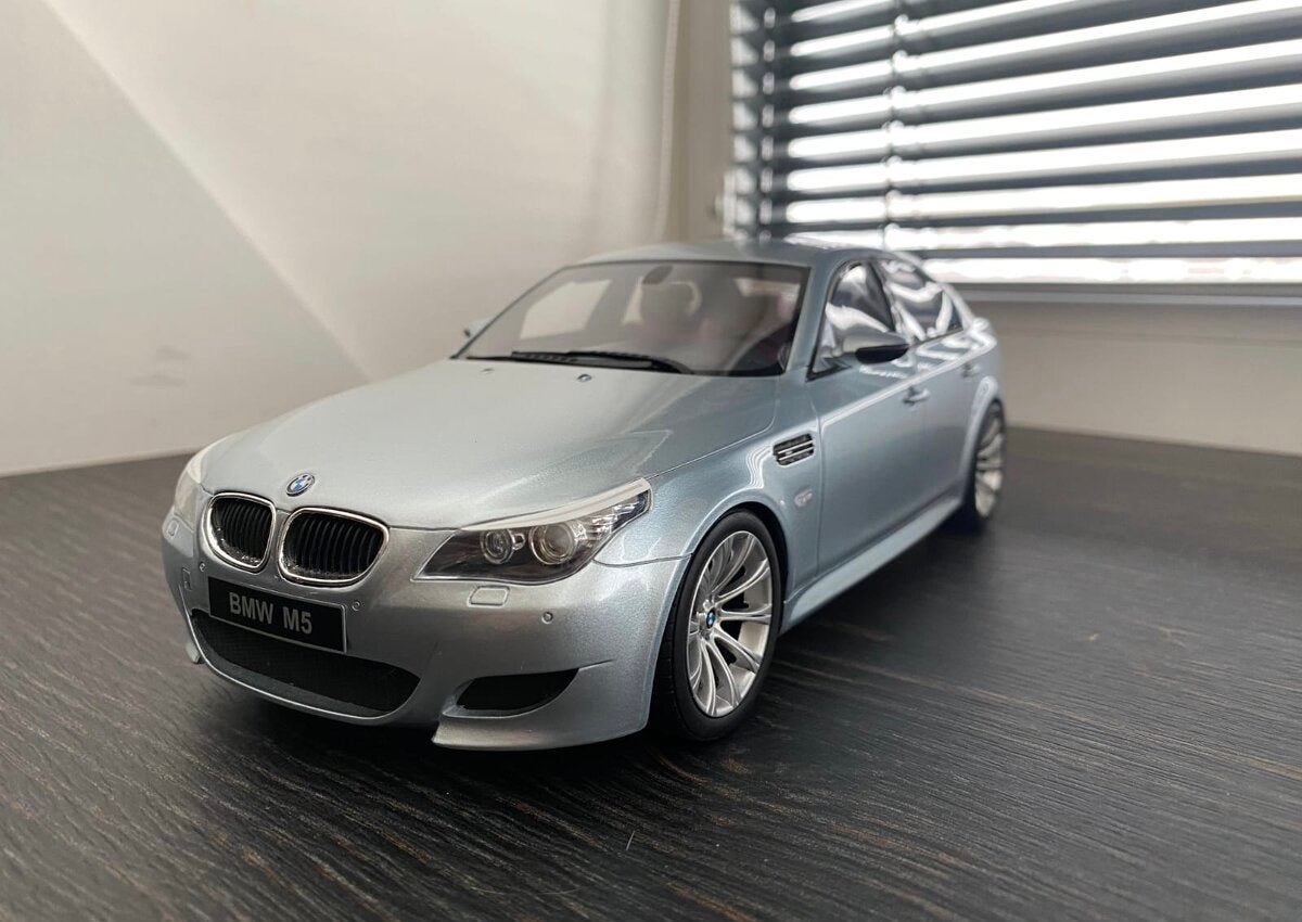 Ottomobile BMW M5 E60 1:18, Hobby & Loisirs créatifs, Voitures miniatures | 1:18, Enlèvement, Neuf, Voiture, OttOMobile