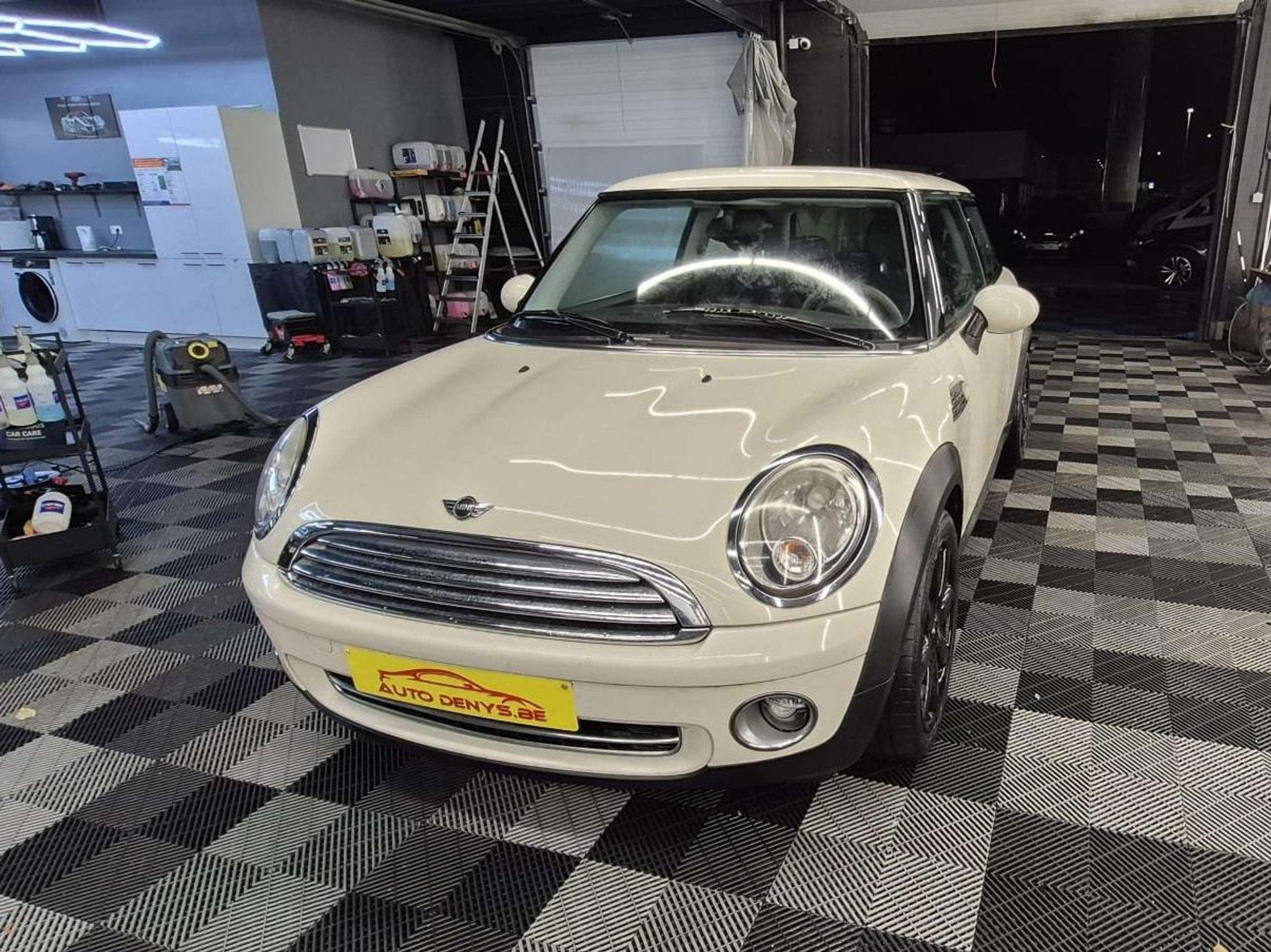 MINI One 1.4i benz. bj. 2009 102000km Export, Autos, Mini, Entreprise, Achat, One, ABS, Airbags, Verrouillage central, Electronic Stability Program (ESP)