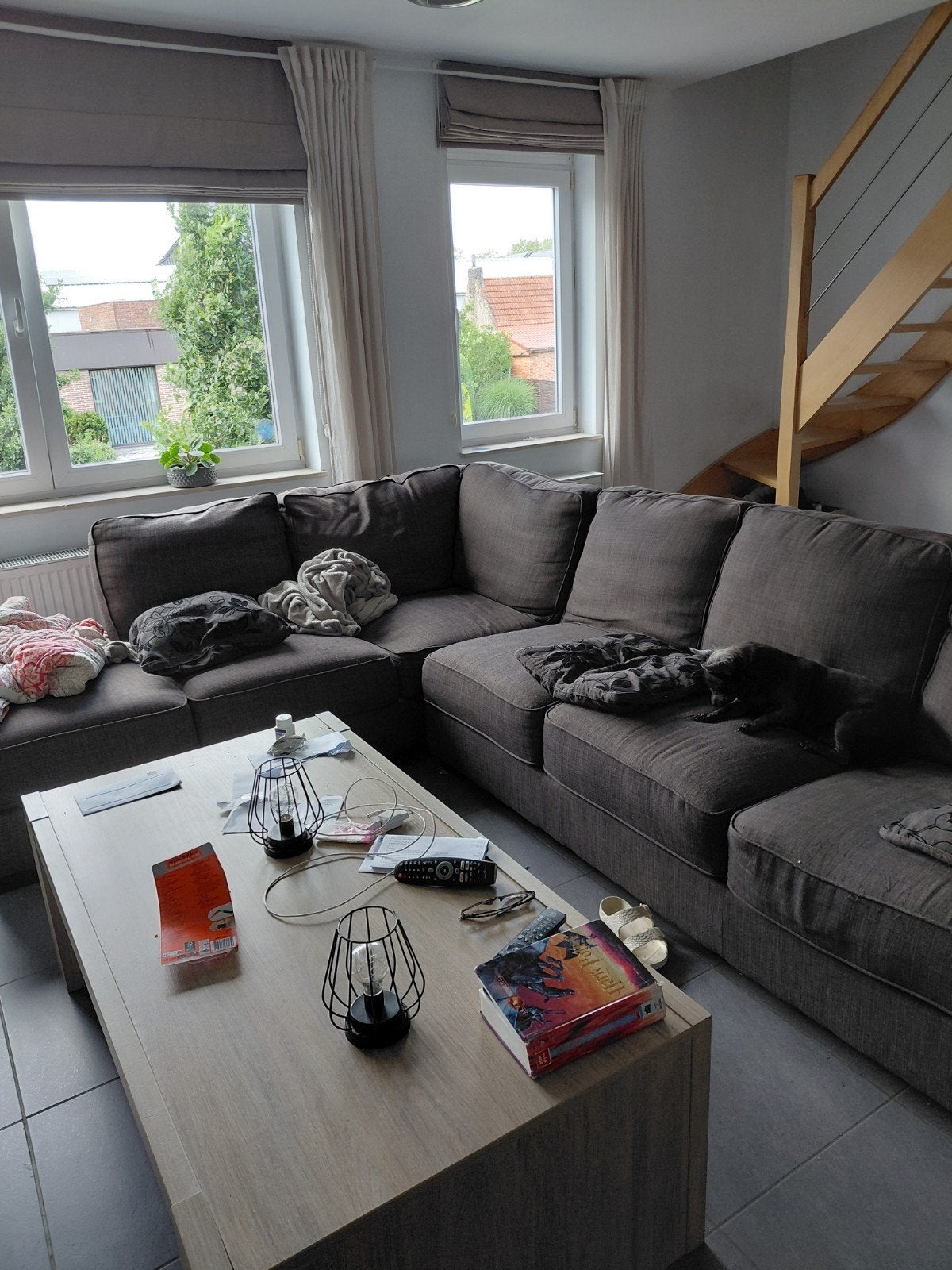 Hoeksalon, Ophalen