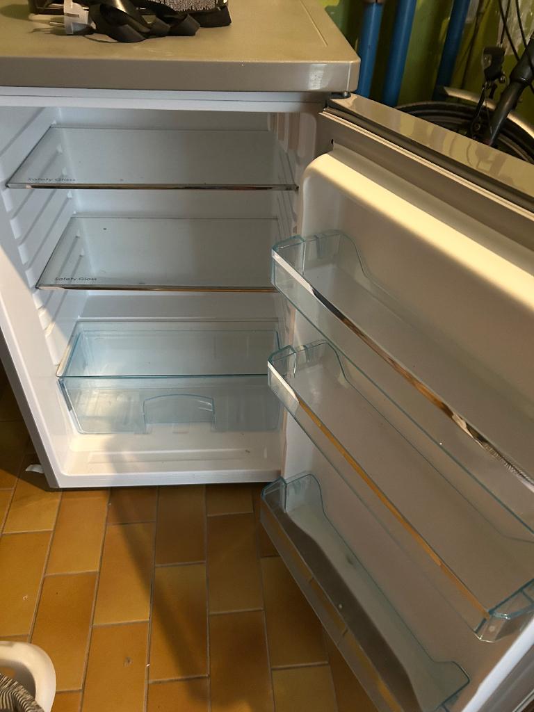 Ijskast c label, Elektronische apparatuur, Koelkasten en IJskasten, Zonder vriesvak, 75 tot 100 liter, 60 cm of meer, Zo goed als nieuw