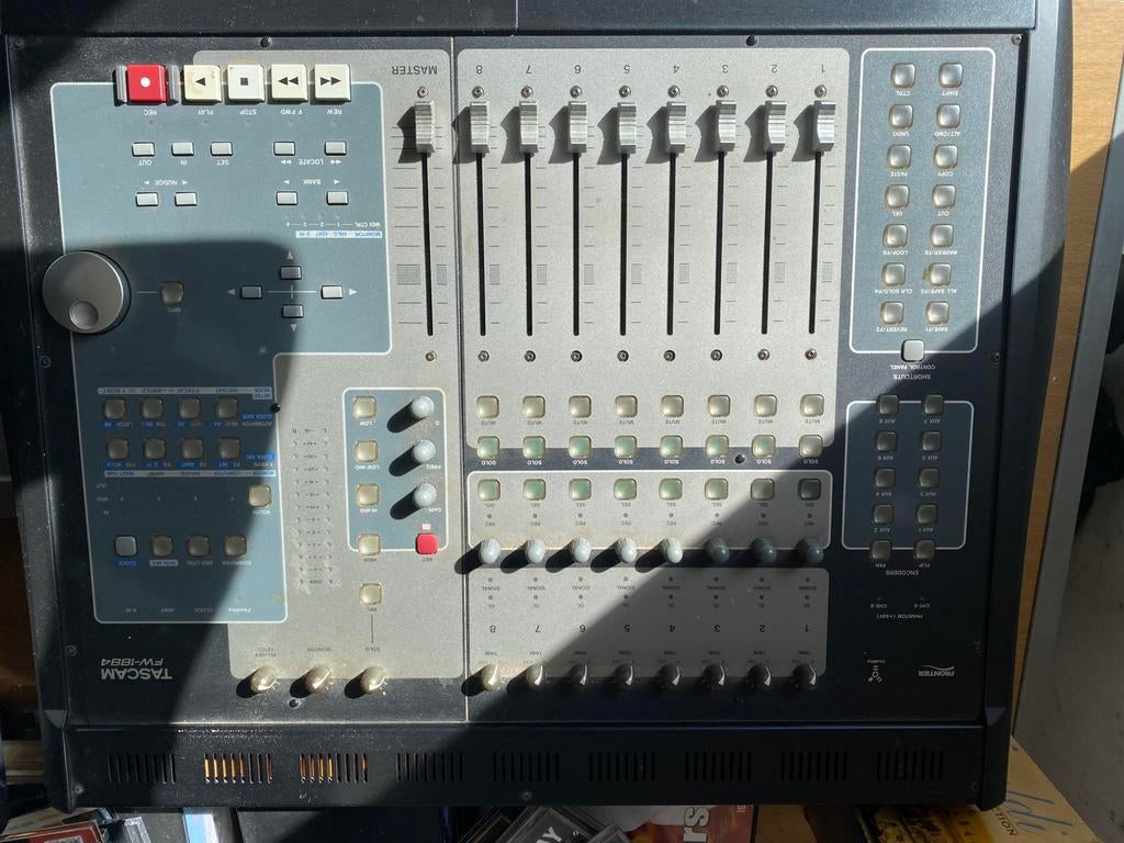 Tascam FW-1884, Musique & Instruments, Amplis | Clavier, Moniteur & Sono, Utilisé, Enlèvement