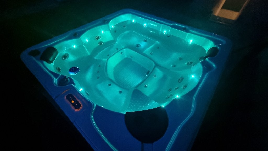 Jacuzzi BALBOA 5 personen, Jardin & Terrasse, Bains à remous et Spas, Enlèvement, Utilisé, Escalier, Fixé