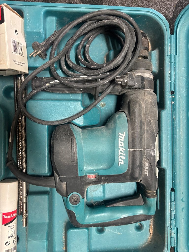 Boorhamer Makira hr3210fct, Doe-het-zelf en Bouw, Ophalen, Zo goed als nieuw, Boor- en/of Breekhamer, Klopboormechanisme