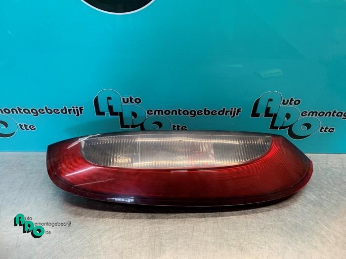 Feu arrière droit d'un Opel Corsa (Corsa C 00-), Autos : Pièces & Accessoires, Éclairage, Opel, Utilisé, 3 mois de garantie, Enlèvement ou Envoi