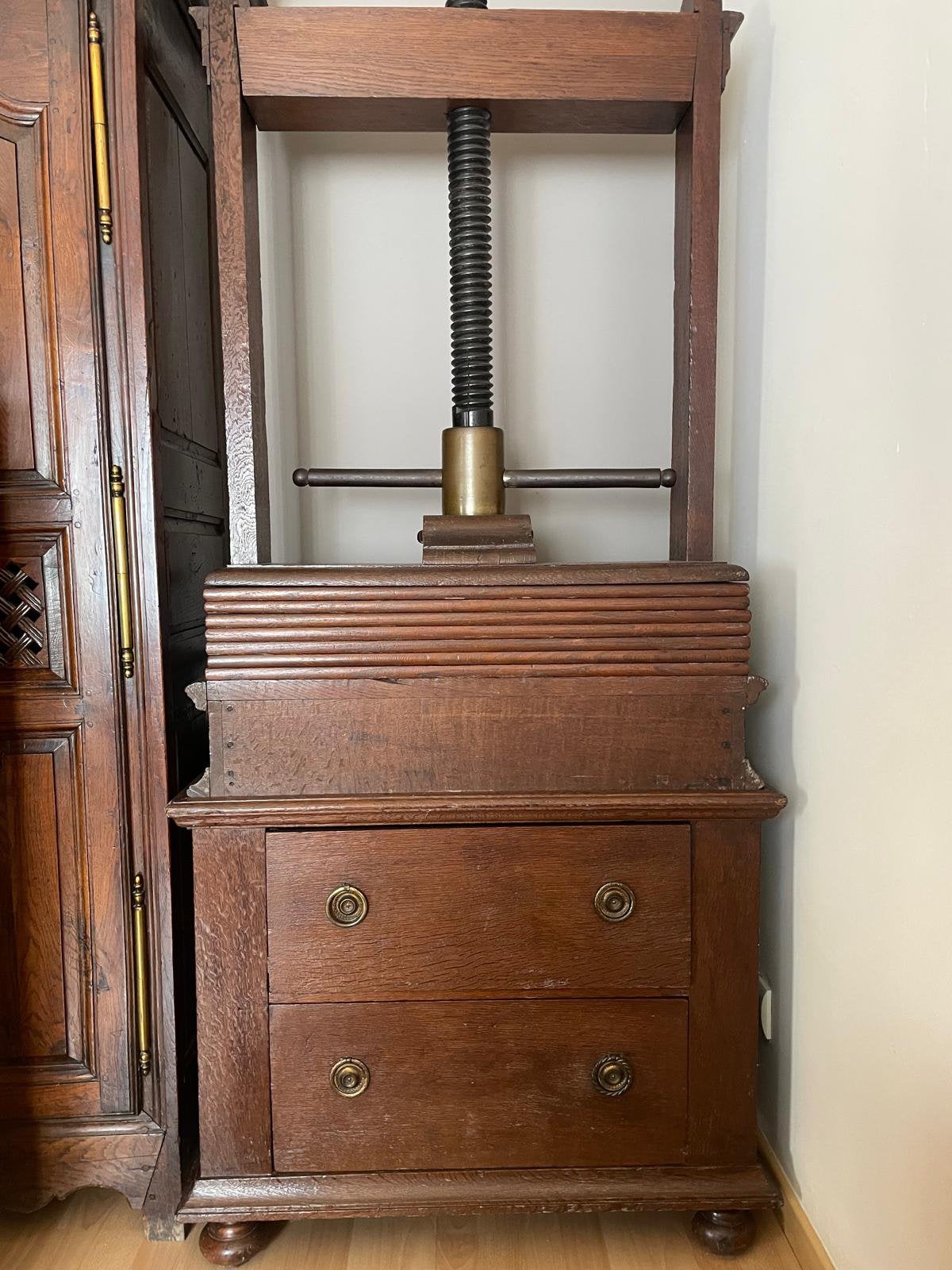 Antieke houten pers – decoratief en origineel – 193 cm hoog, Enlèvement