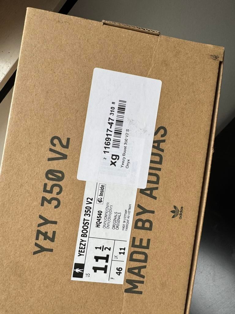 Yeezy boost 350 zwart, Enlèvement, Comme neuf