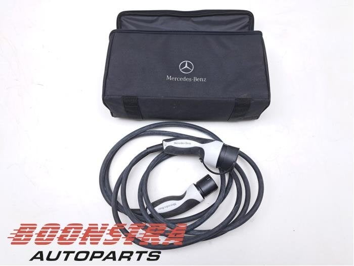 Oplaadkabel elektrische auto van een Mercedes EQA (EQA 21-), Gebruikt, -, Ophalen of Verzenden, -