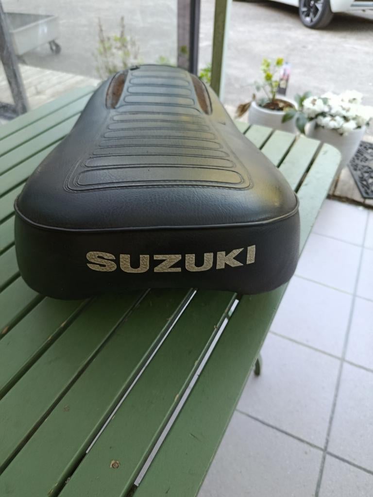 Suzuki TS 400 zadel, Ophalen of Verzenden