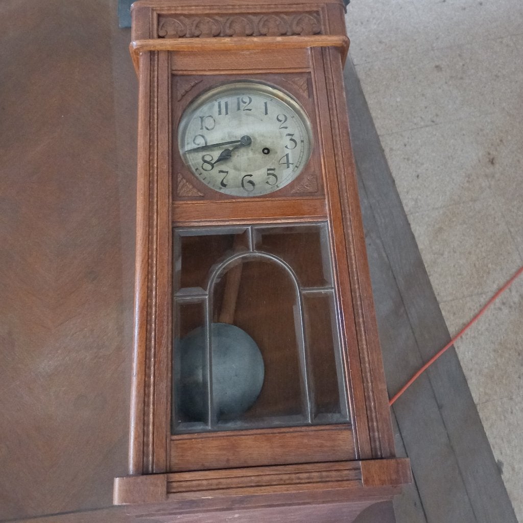 Horloge ancienne, Enlèvement