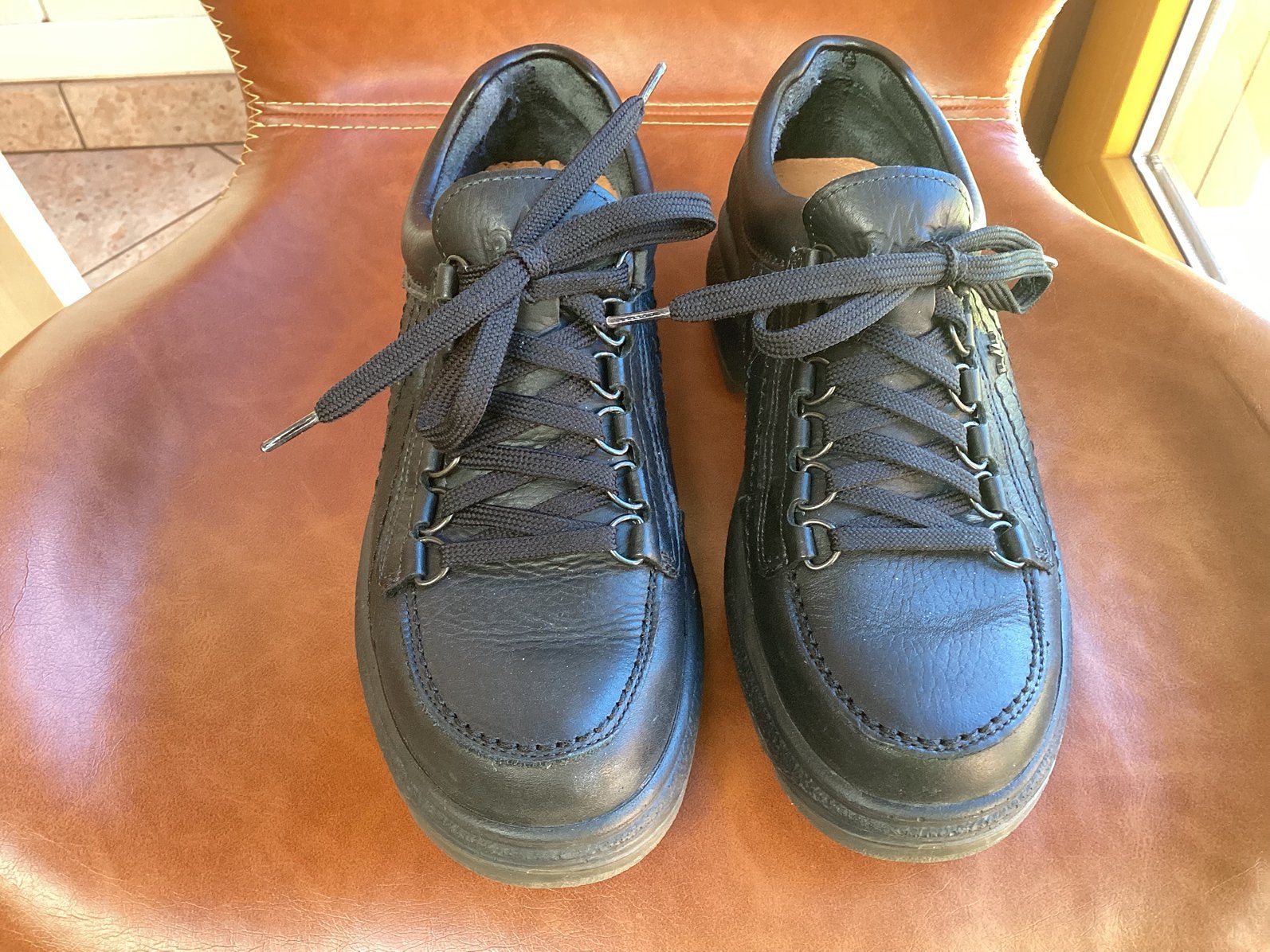 Schoenen LoMer maat 40, Ophalen, Zo goed als nieuw