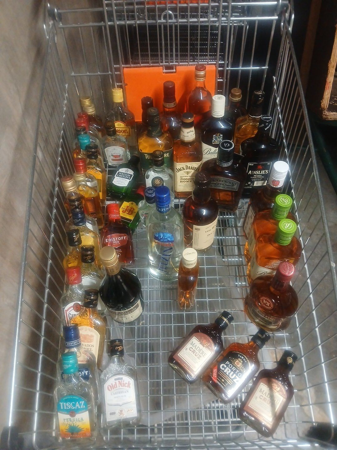 lot whisky vodka cognac grande  bouteille petite bouteille, Ophalen