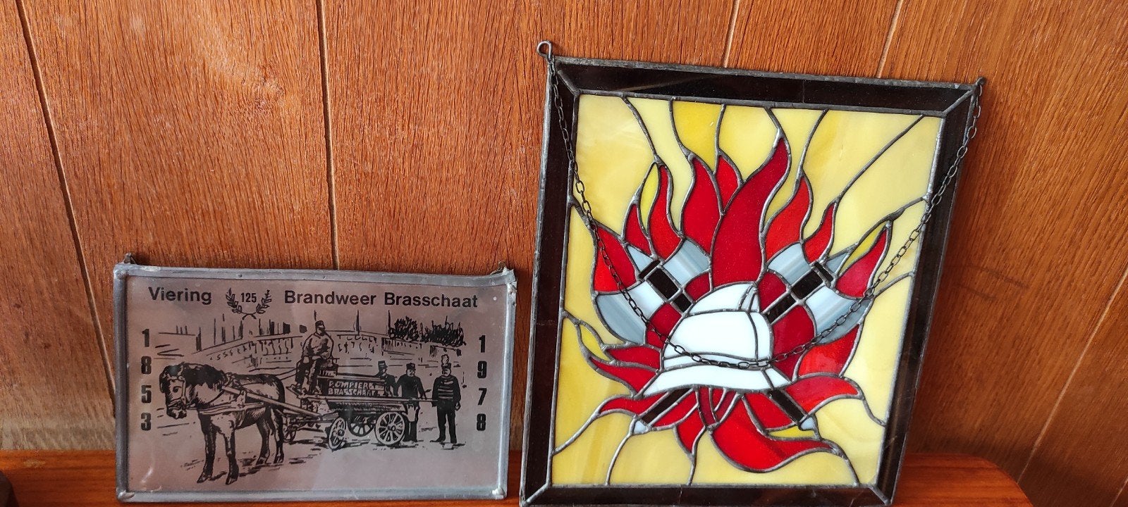 7 Brandweer-memorabilia:5 uit glas 2 loodglas) ,1 hout en 1, Ophalen of Verzenden