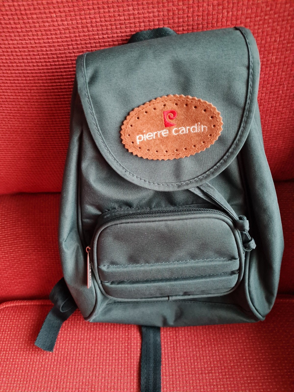 Petit sac à dos Pierre Cardin, Autres marques, 25 à 40 cm, Étanche, Comme neuf