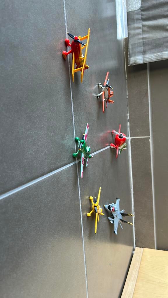 Avions, avions, jouets, Enlèvement, Comme neuf