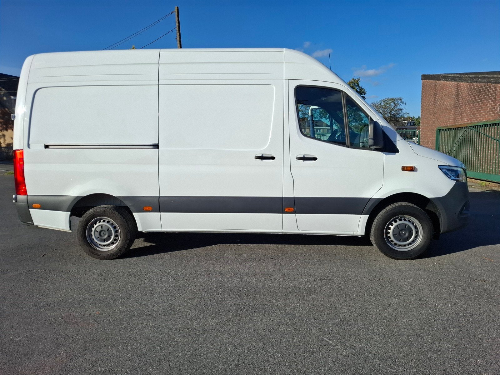 Mercedes Sprinter 35500€ + 21% 42955€.trekhaak 3500kg.automa, Auto's, Automaat, Dealer onderhouden, 4 cilinders, Wit