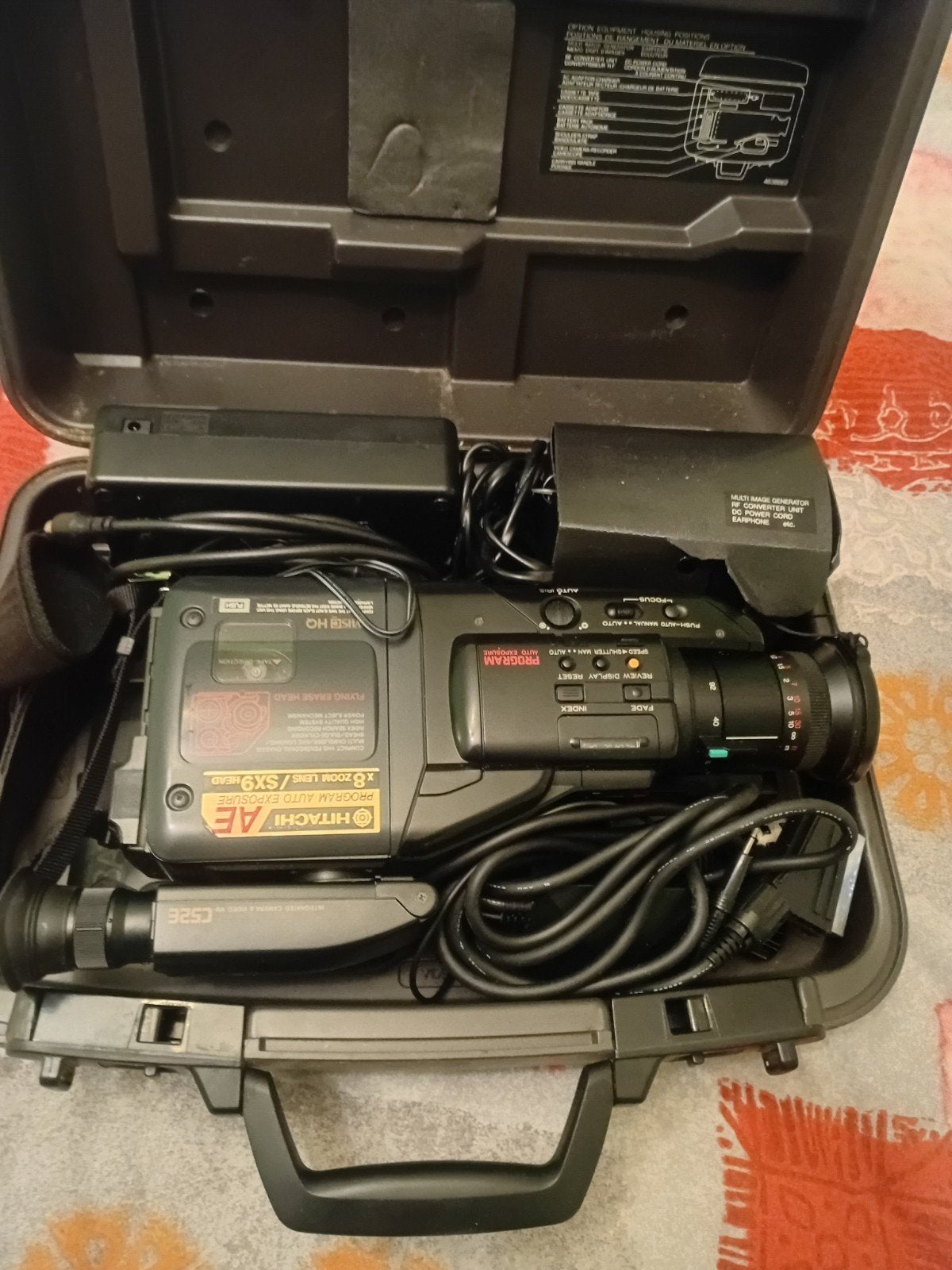 camera Hitachi, Enlèvement