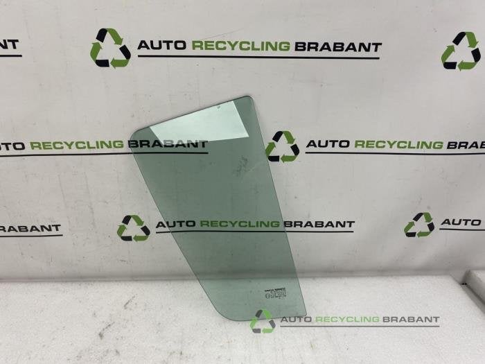 Vitre portière 4portes arrière droite d'un Dacia Sandero, -, 3 mois de garantie, Utilisé, -