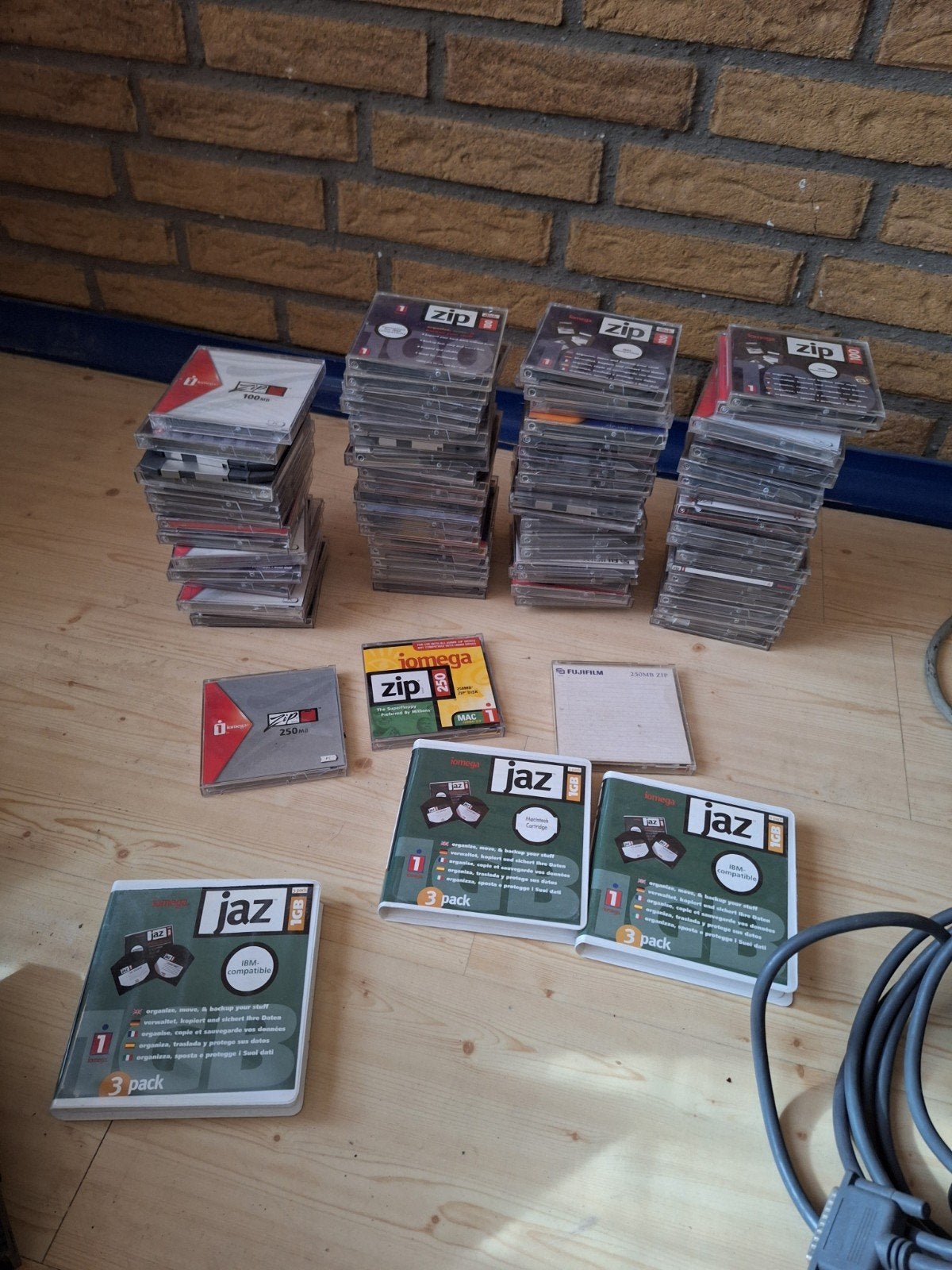 Enorme partij ZIP en JAZ disks, drives, SCSI kabels, Musique & Instruments, Musiques & Instruments Autre, Enlèvement ou Envoi