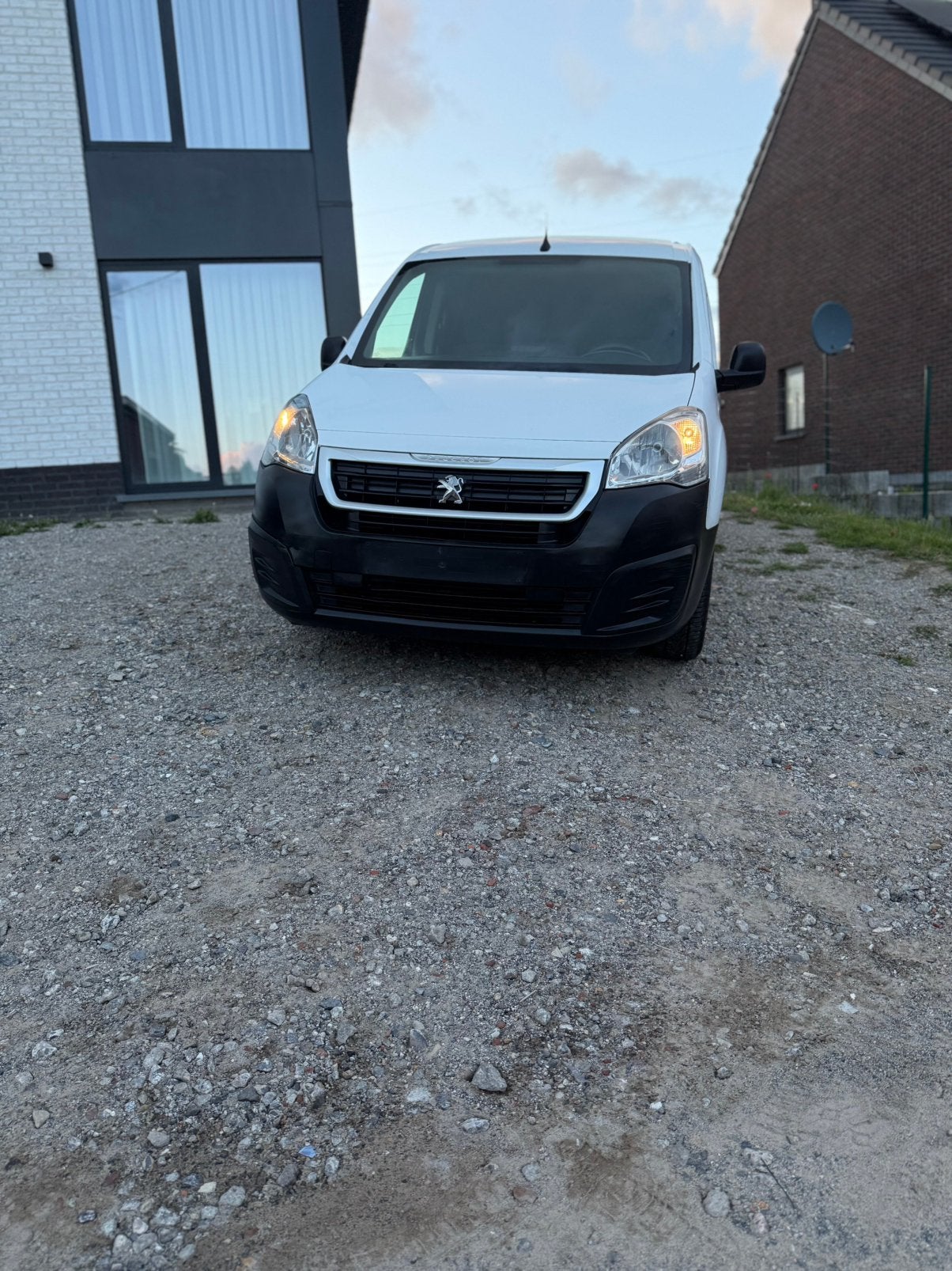 Citroen berlingo a discuter !! Euro 6 !! 88000km!!, Auto's, 90 kW, Wit, Berlingo, Diesel