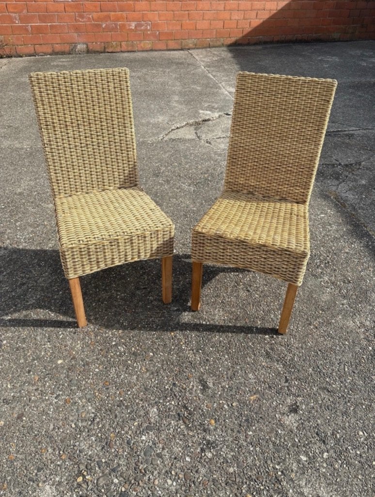 Beige ‘rieten’ stoelen, Ophalen, Kunststof, Gebruikt, Twee