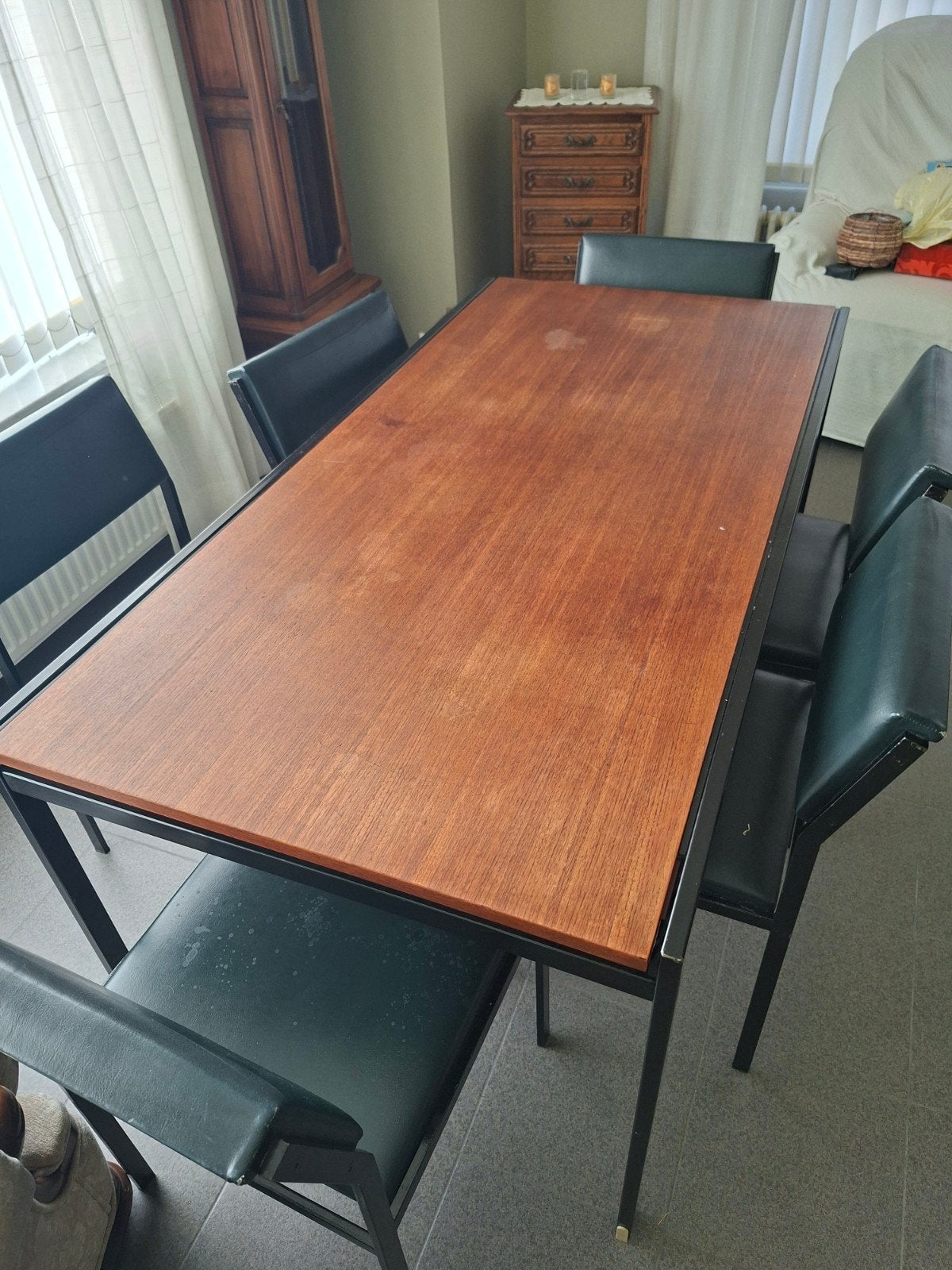 Eettafel met  8 stoelen Pastoe, Ophalen, Teakhout, 50 tot 100 cm, Zo goed als nieuw