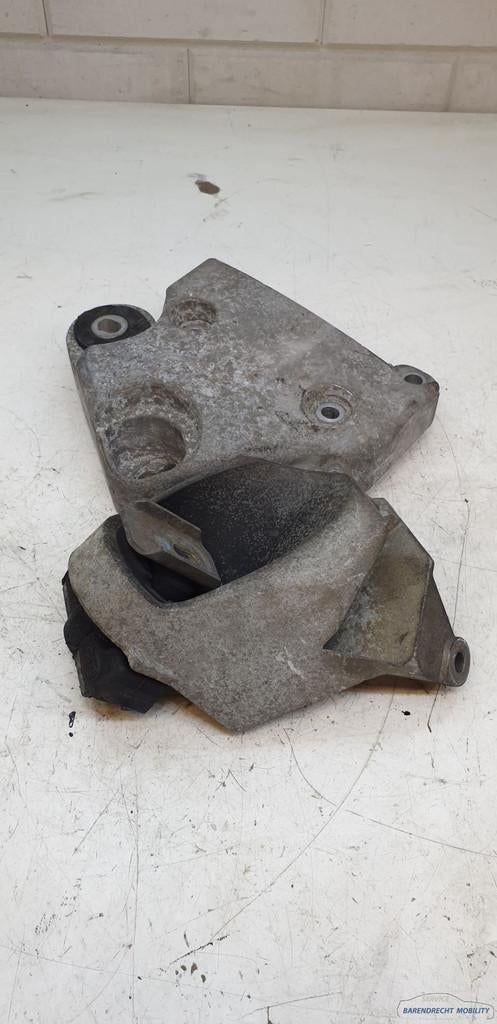 Support moteur Avantime 2.0 16V Turbo, c t distribution, d'o, Renault Group, Contact.group@renault.com, Renault, Utilisé