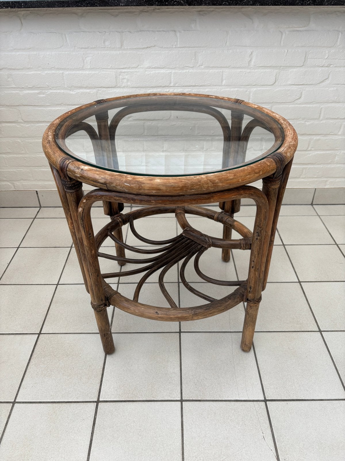 Bijzettafel, Enlèvement