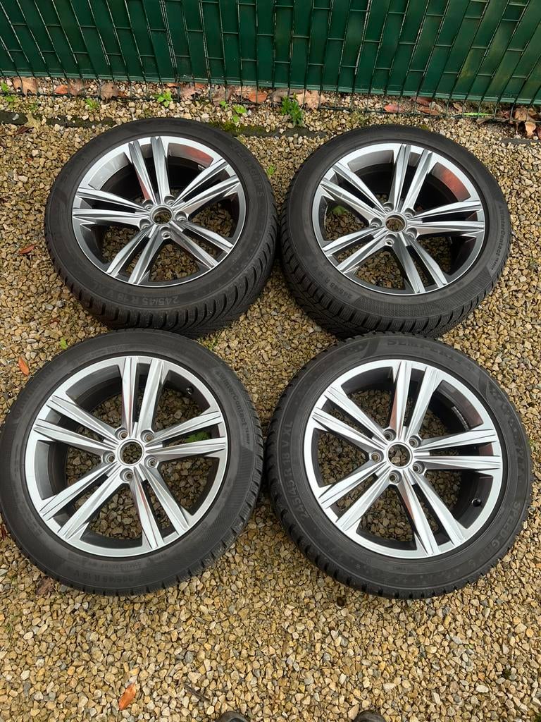 Originele R line 18 inch Velgen met Banden, Auto-onderdelen, Banden en Velgen, 18 inch, Banden en Velgen, Nieuw, Ophalen of Verzenden