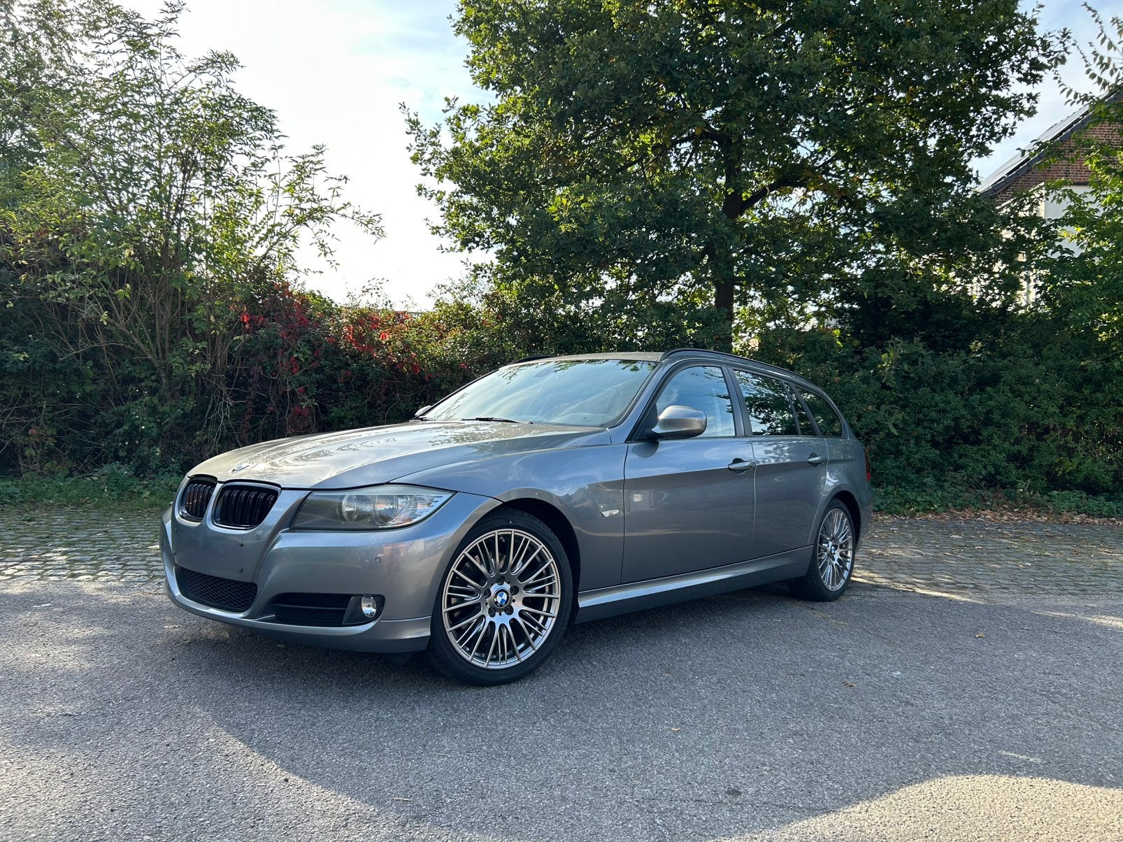 BMW 318D van 2012, Autos, Ordinateur de bord, Boîte manuelle, 5 portes, 105 kW