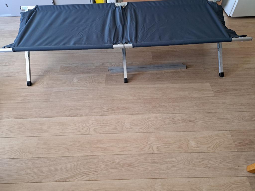 Lit de camping/civière pliable avec sac de transport, Enlèvement, Comme neuf