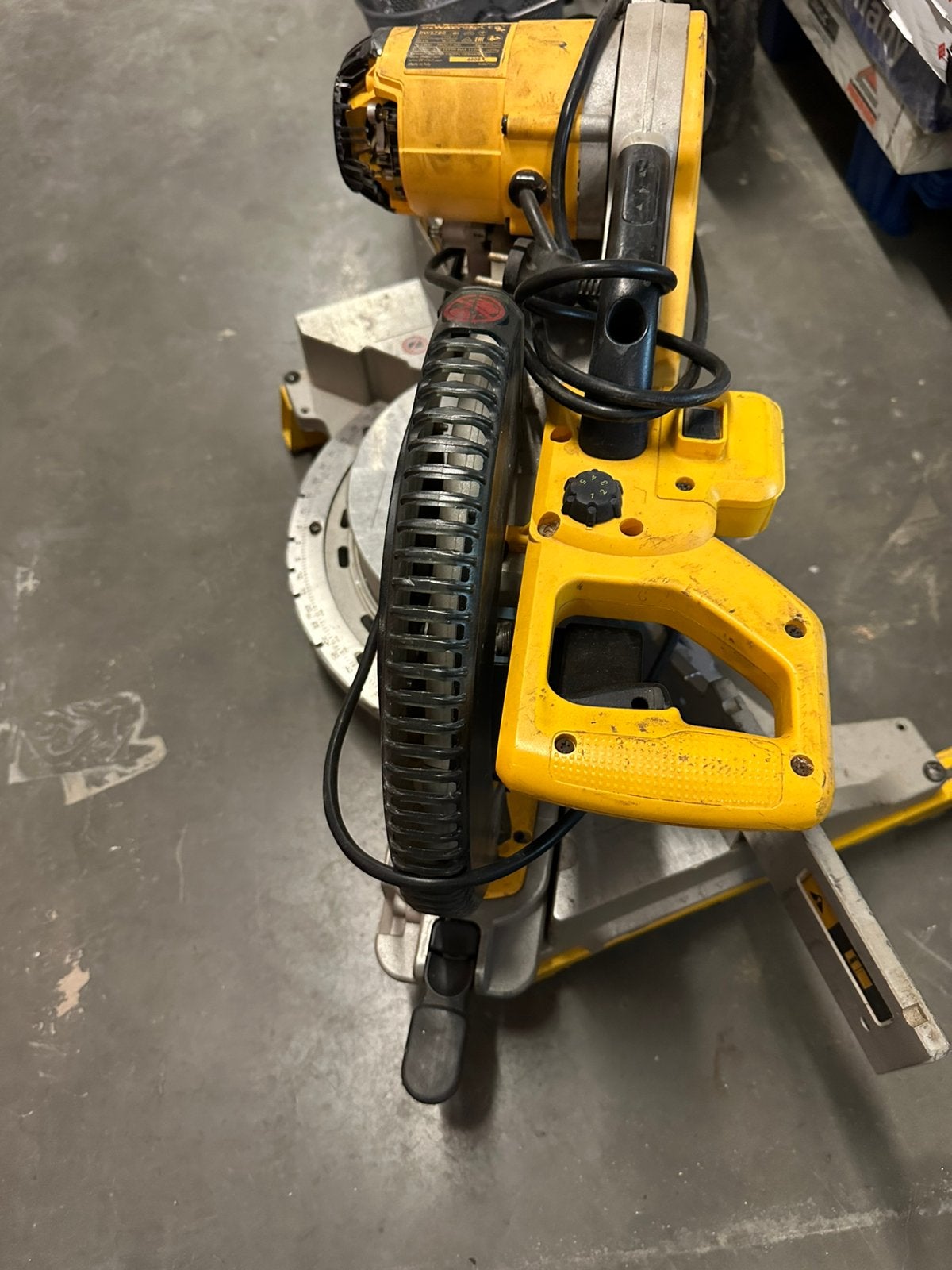 Te koop afkortzaag Dewalt, Ophalen, Gebruikt