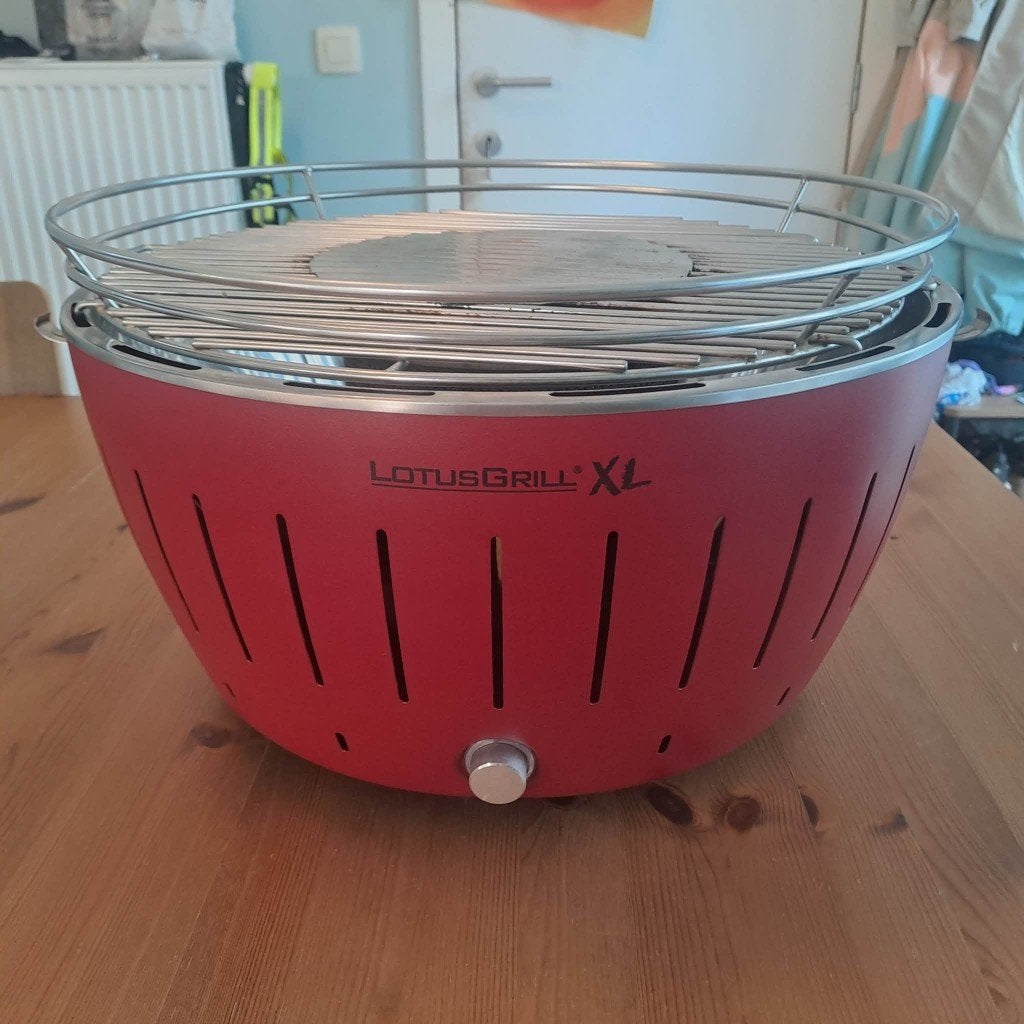Barbecue Lotusgrill XL Rood (Ø43,5 cm), Tuin en Terras, Ophalen, Zo goed als nieuw, Lotusgrill