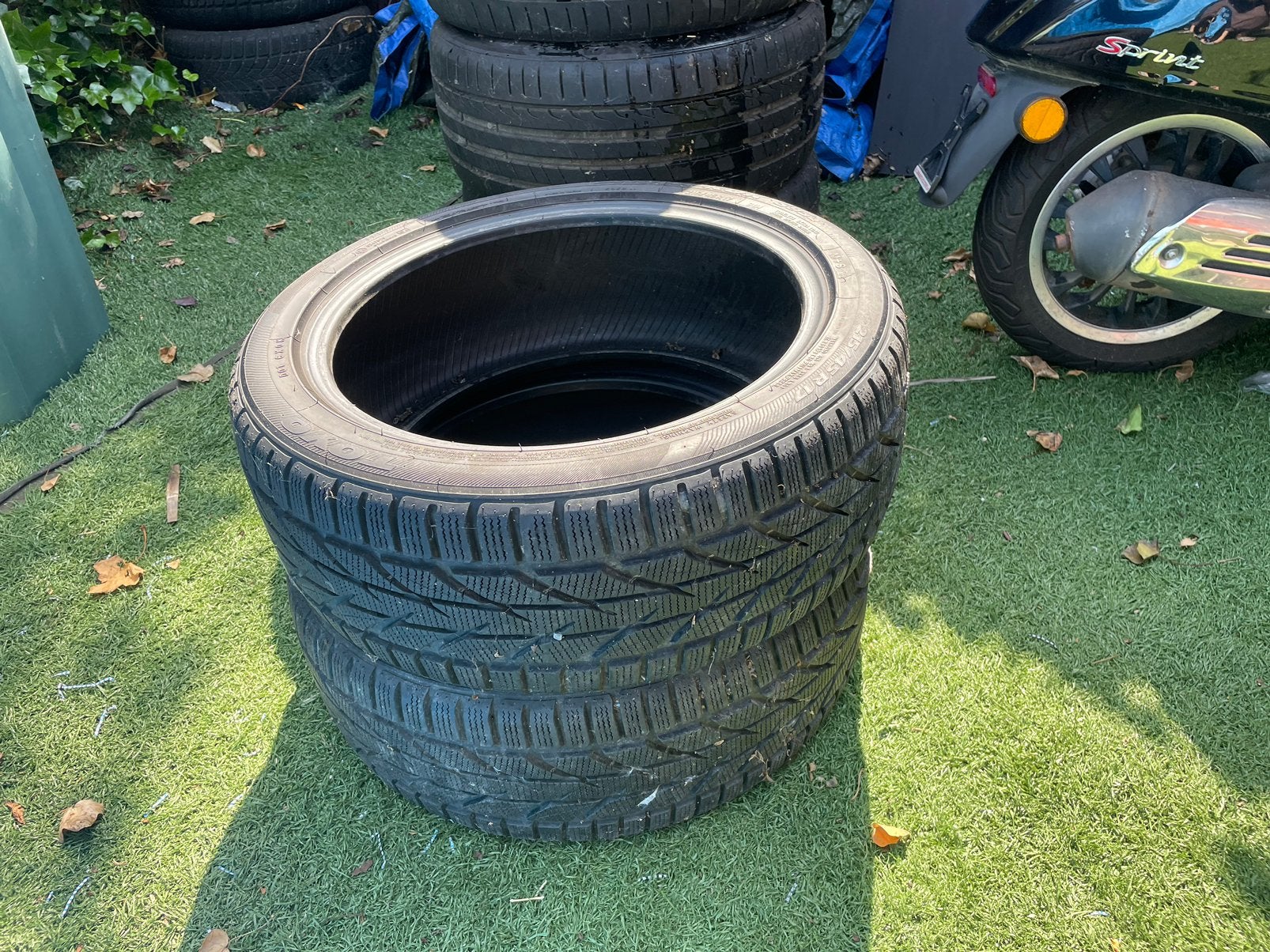 Winterbanden – 2 stuks – Toyo – 215/45 R17, Auto diversen, Auto-accessoires, Ophalen of Verzenden, Gebruikt