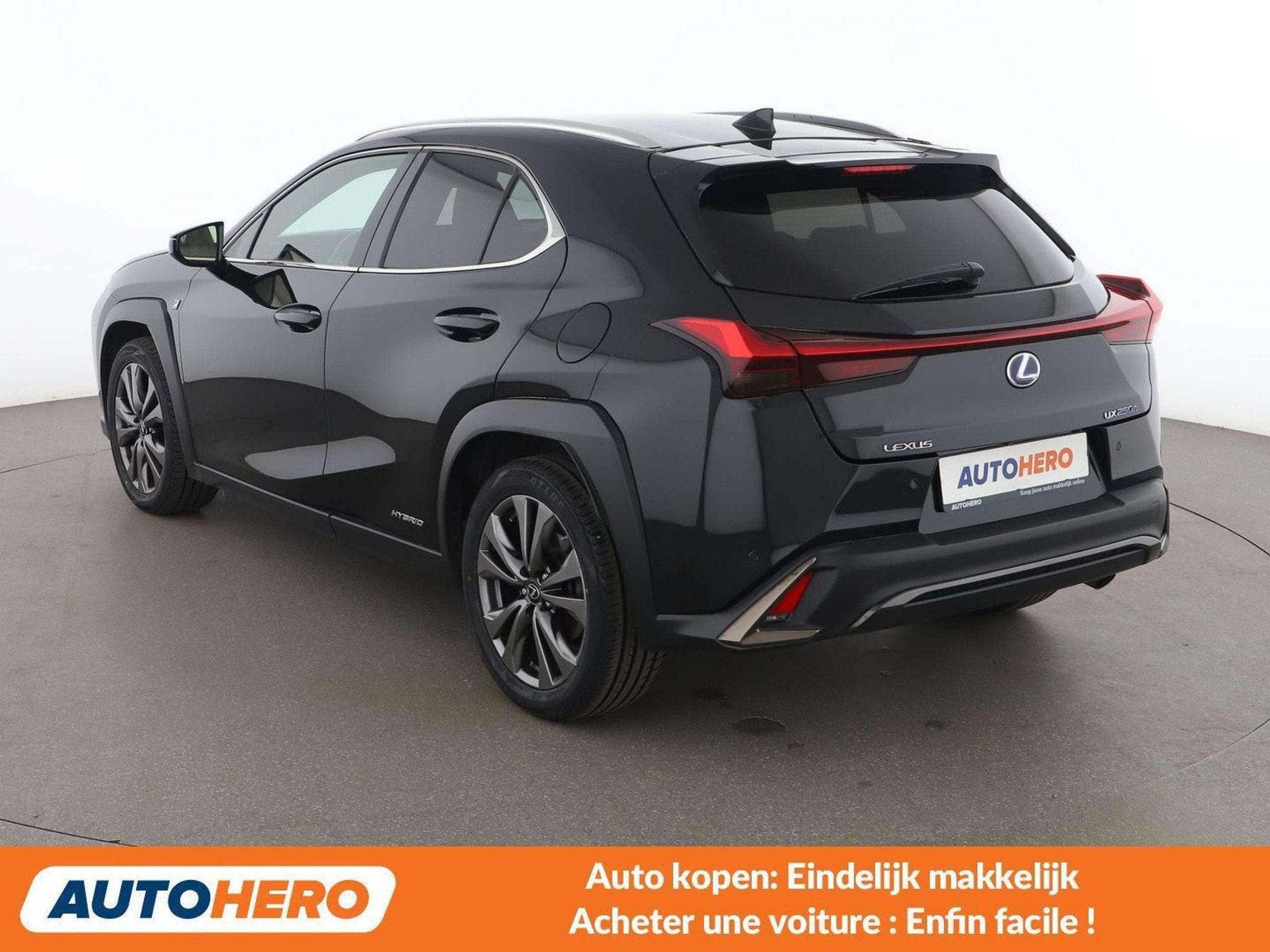 Lexus UX 250H UX 250h E-Four F SPORT (automatique), Autos, Cuir, Achat, 135 kW, Volant multifonction