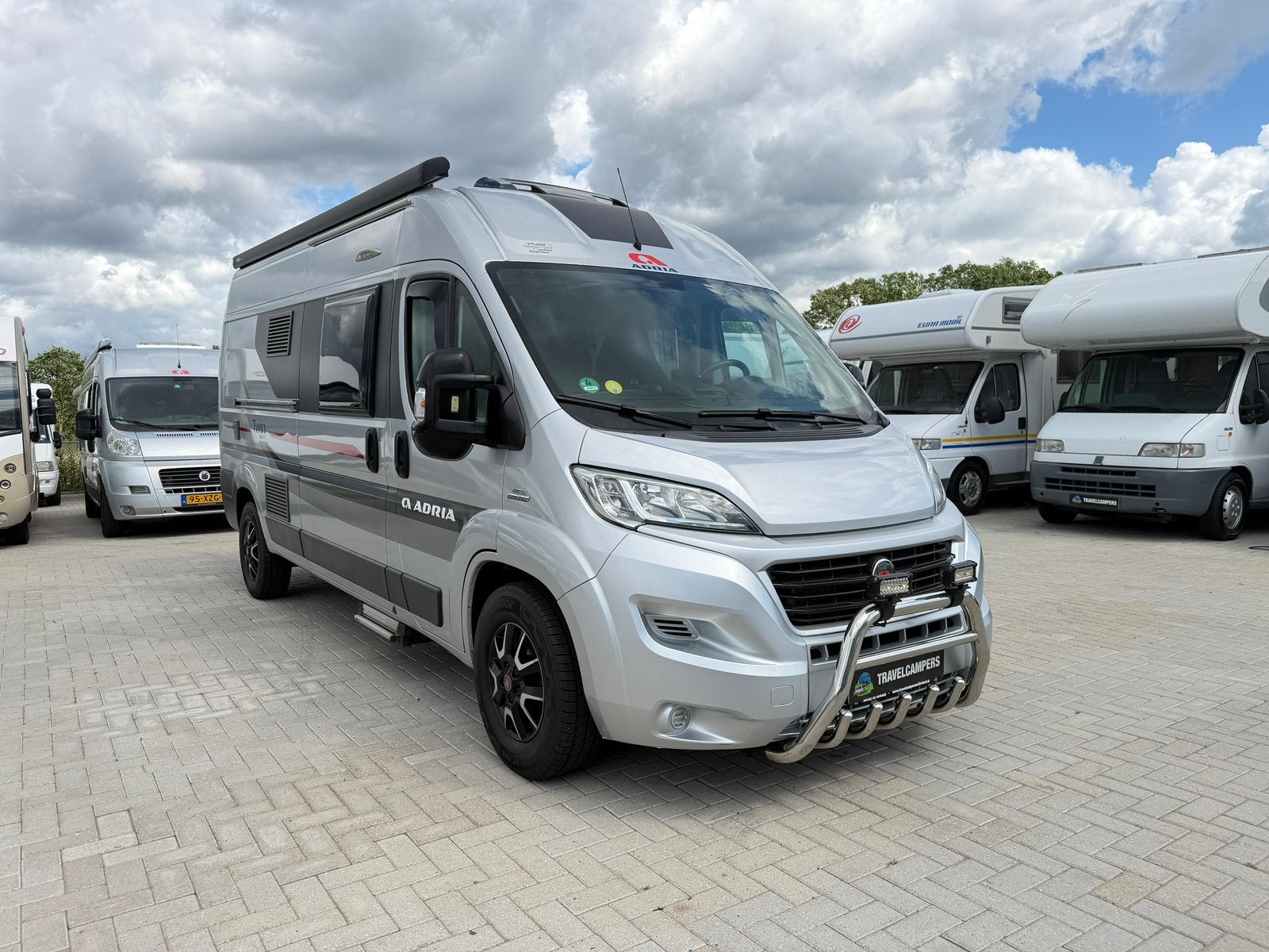 Adria Twin 600 SPT 2016 | Automatique | 130 CV | 114 000 km, Siège de train, Trousse de toit, Fiat, 5 à 6 mètres